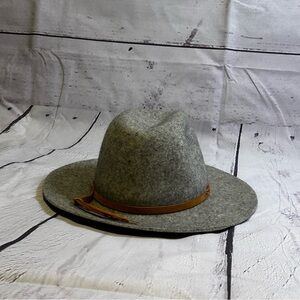 Women’s Target Wool Felt Fedora Hat Gray with Leather Band & Feather Accent